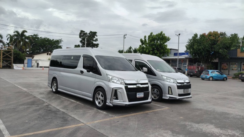 รถตู้คู่ พร้อมรับงาน